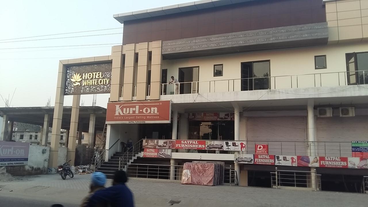 Oyo 30415 Hotel White City Anandpur  Exterior foto